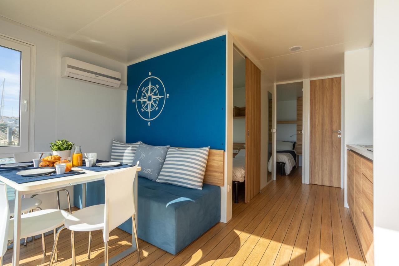 Aqua Resort Giulianova - Houseboat Experience Exterior photo